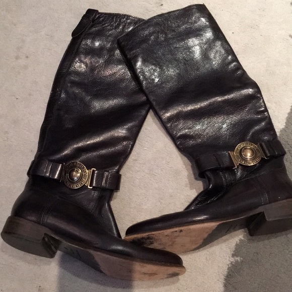 Authentic Burberry black leather boots - Picture 1 of 5